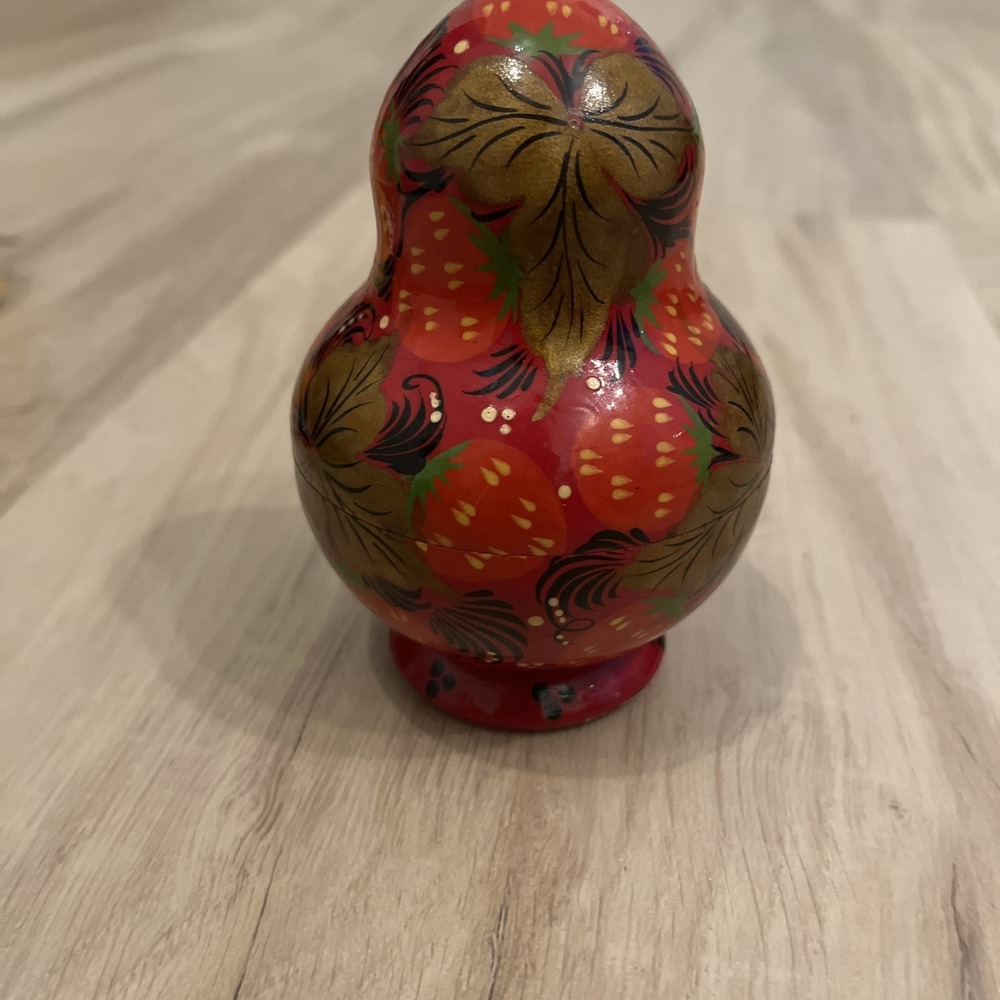 Vintage R. Ceprueb Nocag 5pc Nesting Dolls - Strawberry Theme - Artist Signed - Picture 3 of 12